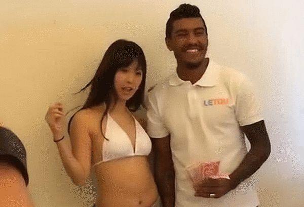女主播户外做爰视频